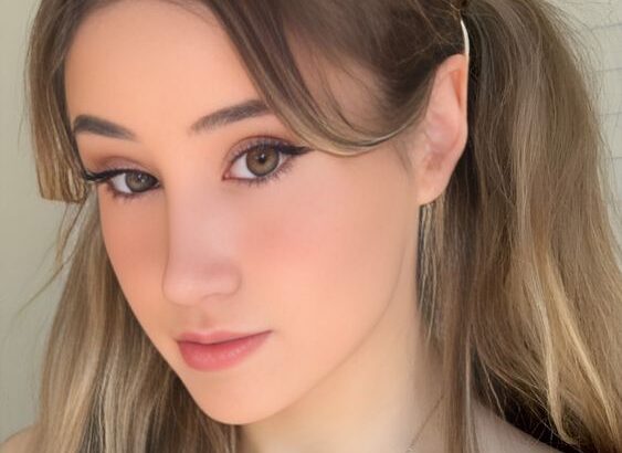 Bronwin Aurora Net Worth, Age, Height, Weight, Family, Bio/Wiki